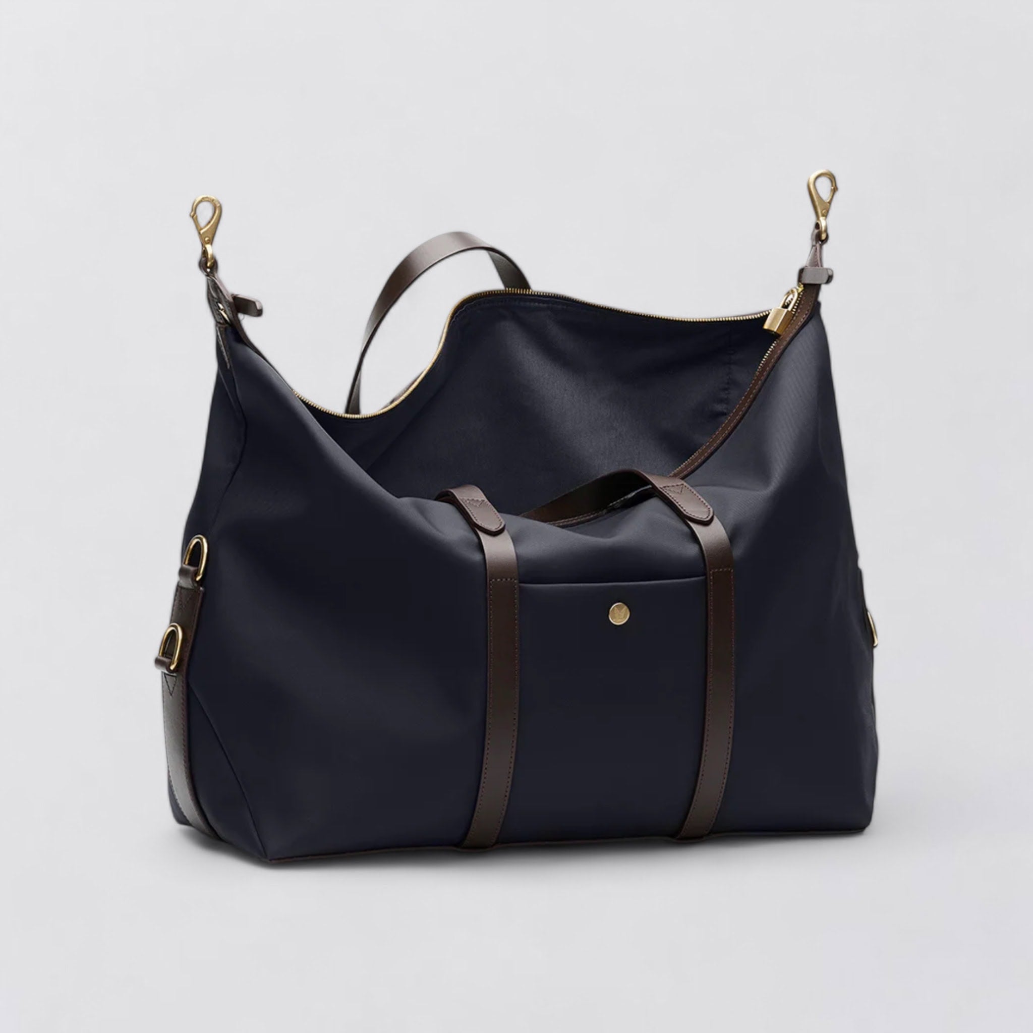 Avail Navy / Dark Brown