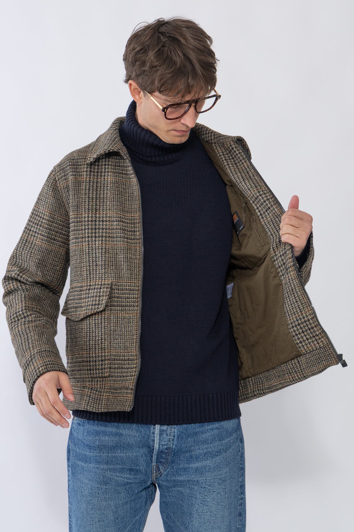 Lightning Jacket, POW ternet